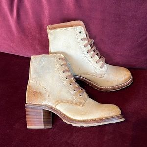 FRYE Sabrina boots size 6 new